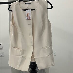 Chic Cream Sleeveless Vest